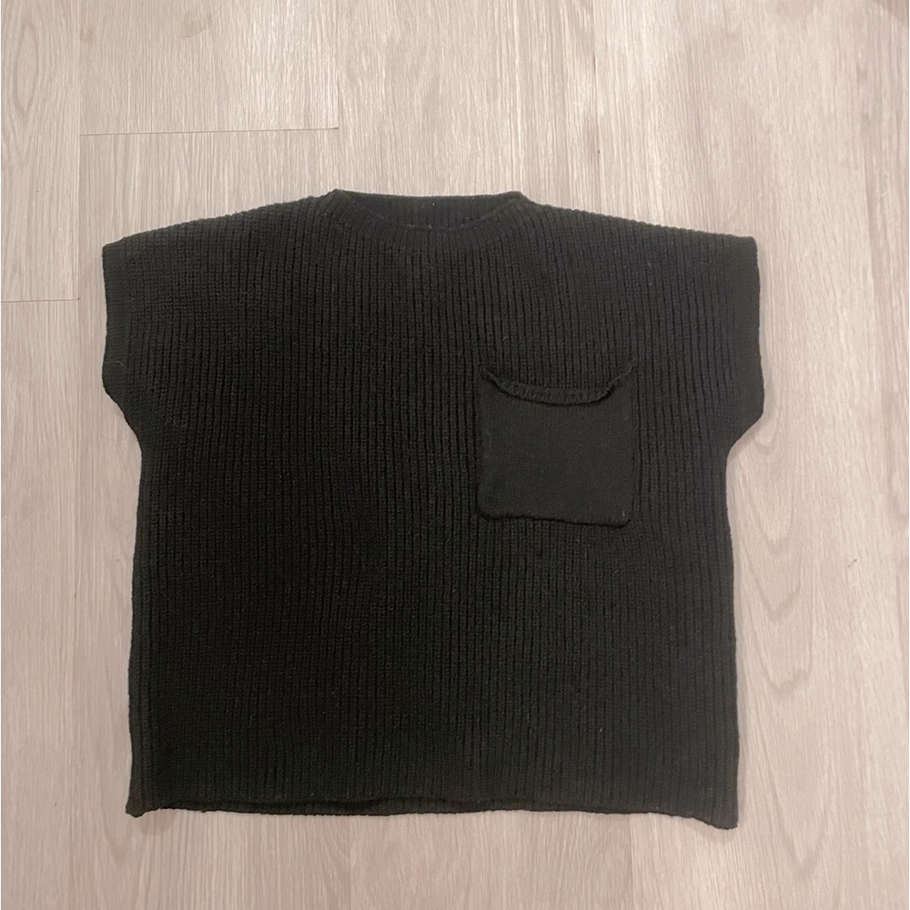 Sleeveless Weather with Pocket